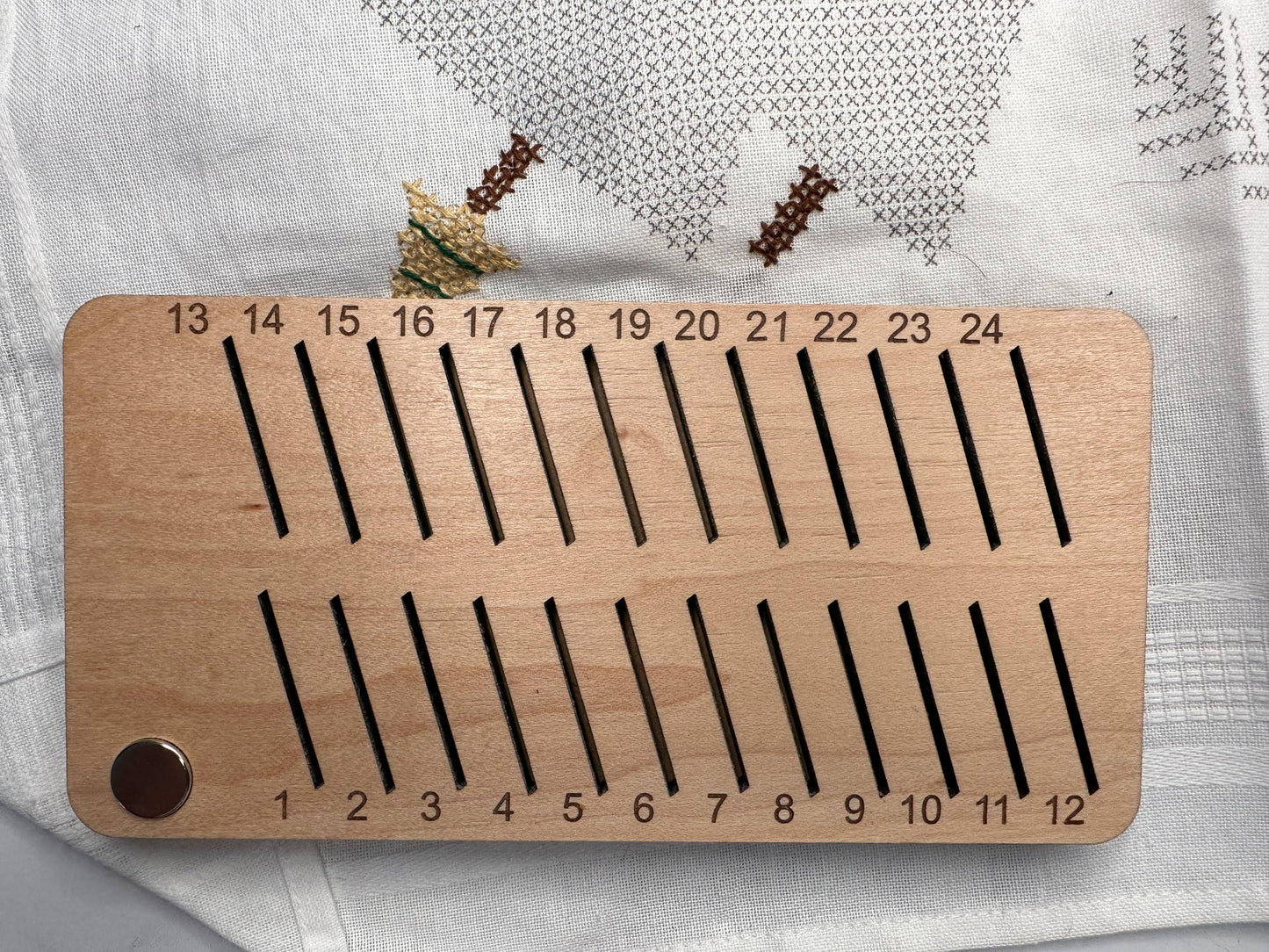 Embroidery Bobbin Organizer: Walnut / 24