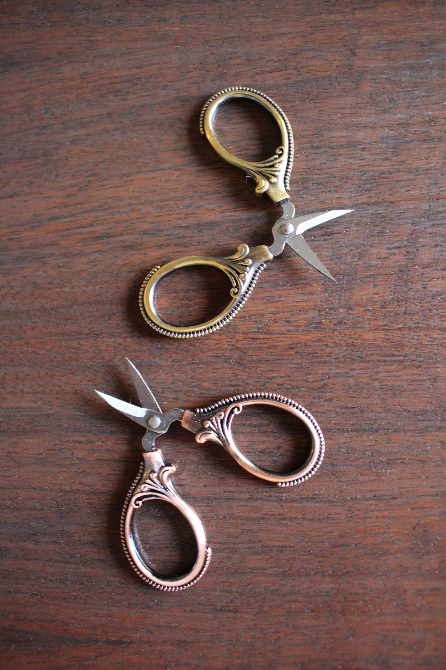 Mini Embroidery Scissors (Set of 5): Antique Gold
